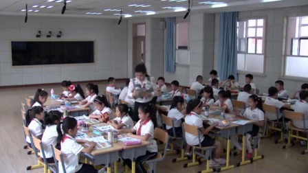 外研版(三起)小学英语三下Module10  Unit 2 She's got an orange sweater.辽宁赵丹