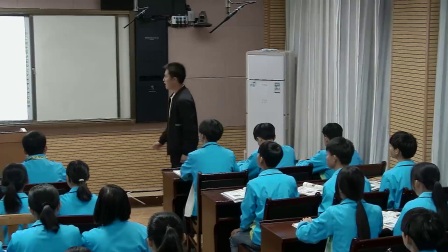 初中思品教科版九年级《第十七课 战争与和平》广西甘海林