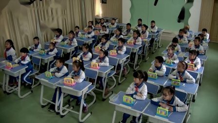 《万以内数的认识-1000以内数的认识》人教2011课标版小学数学二下教学视频-吉林辽源市_西安区-刘小秋