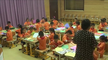 小学美术人美版一下《第18课 拼拼贴贴》北京张利