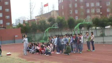 《掷实心球》四年级体育，张巧丽