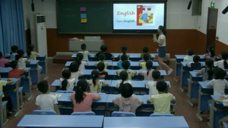 小学英语外研版三下Module6 Unit 2 What does Lingling have at school-四川李润霞