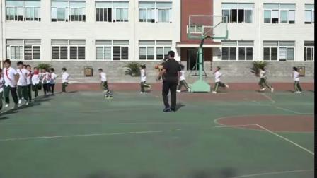 《头顶沙袋走》小学二年级体育，白小光