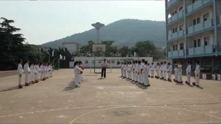 《篮球——双手胸前传接球》优质课（苏教版体育四年级，王永波）