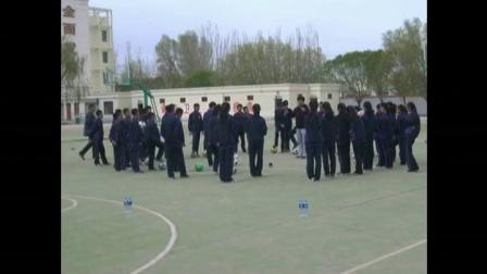 《足球-脚内侧踢球》人教版初一体育与健康，李长银