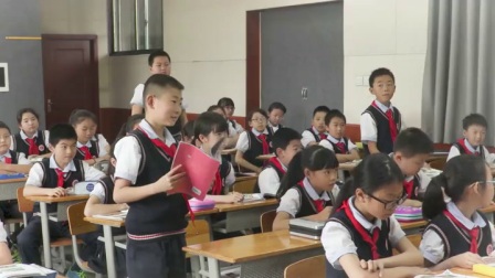 外研版(三起)小学英语六下Module5 Unit 1 He is playing the suona, but the phone rings.四川罗文