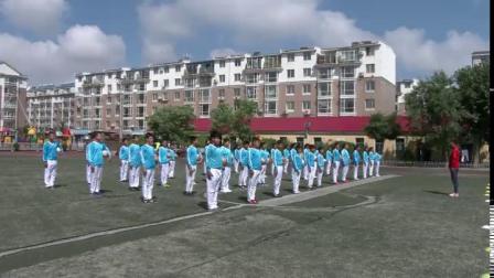 《足球游戏：运球接力》科学版体育六年级，邢鹏