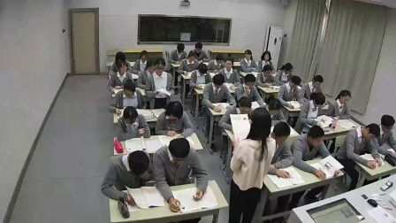 《装在套子里的人》2016人教版语文高二，河南省实验中学：卢星星