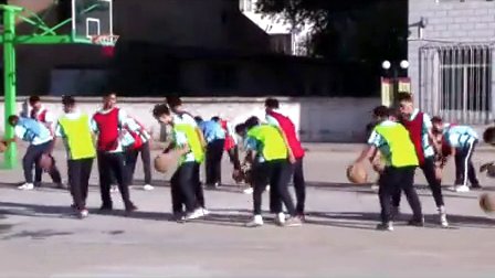 高一年级体育《篮球》教学视频，高中体育名师工作室教学视频