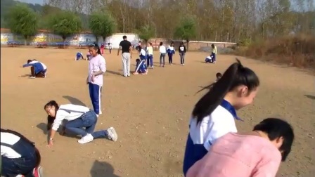 《蹲踞式起跑：蚂蚁搬家》优质课（科学版五年级体育，杨文）