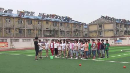 《双手从头后向前抛实心球》人教版体育六下，杨顺