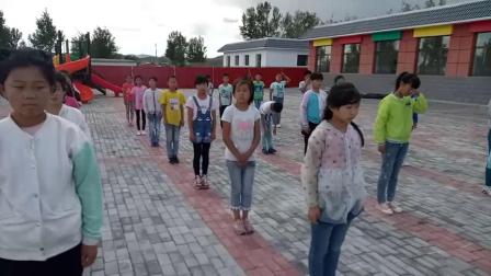 《前滚翻》科学版体育一年级，通辽市县级优课