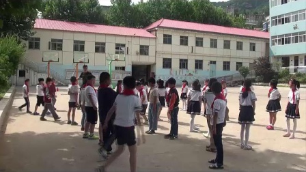 《站立式起跑》三年级体育，赵燕飞