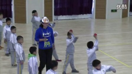 人教版小学体育一年级下册《单手持轻物掷远》教学视频