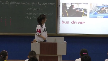 外研版(三起)小学英语五下Module7 Unit 1 She goes to school on Mondays.吉林刘晓红