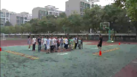 《绳梯游戏》科学版四年级体育，钱国良