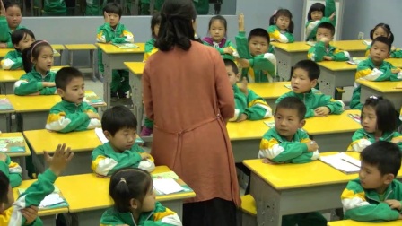 小学道德与法治部编版一下《第7课 可爱的动物》湖南张艳