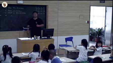 2015年《儿童节》小学英语朗文版一上教学视频-深圳-深圳小学：丁志成
