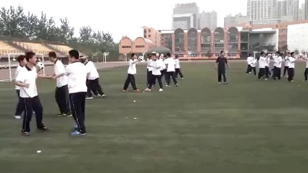 高一年级体育《足球正面头顶球》教学视频，高中体育名师工作室教学视频