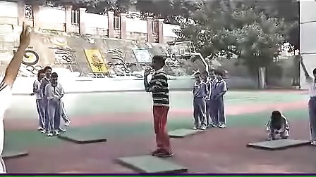 小学六年级体育优质课视频《跨越障碍物接前滚翻》_钟老师