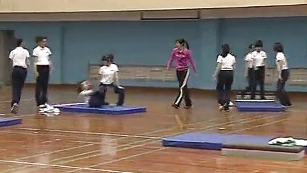 八年级体育教学视频《垫上运动》体育名师工作室教学视频