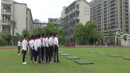 《各种姿势前滚翻》优质课（科学版三年级体育，安徽省县级优课）