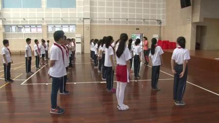 《快速跑：蹲踞式起跑》优质课（科学版五年级体育，胡春梅）