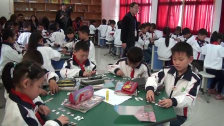 《小小设计师》人教2011课标版小学数学二下教学视频-湖北恩施土家族苗族自治州_巴东县-陈世国