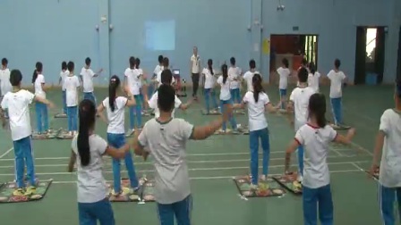 小学体育人教版三四年级《2.校园集体舞》湖北张咏华